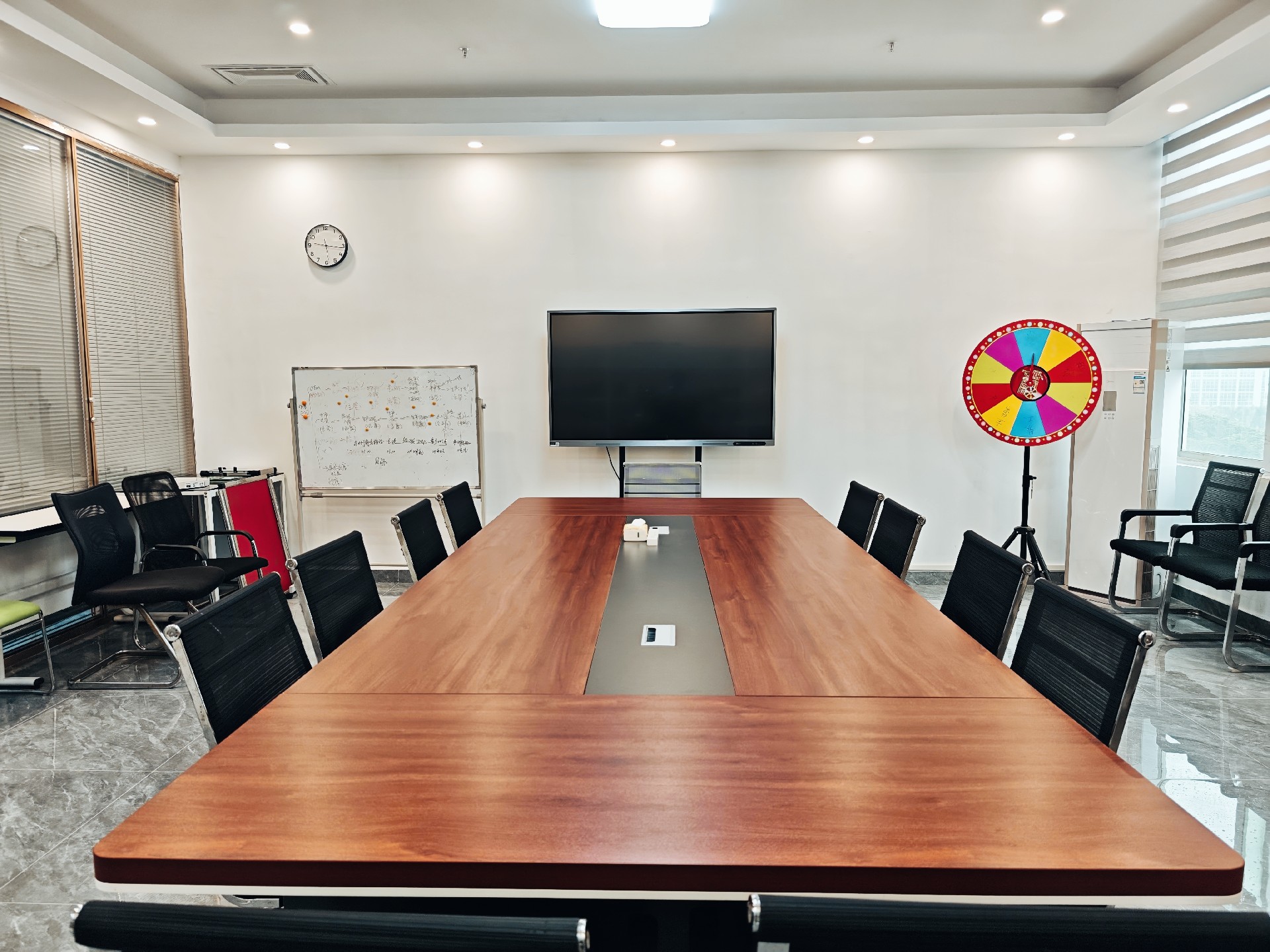 會(huì)議室.jpg